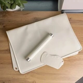 Силіконовий килимок зі качалкою для розкочування тіста Бежевий HP34547W